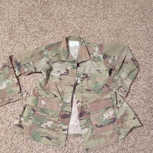 NWOT Maternity OCP XSmall (2-4) Short Blouse